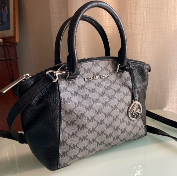 Michael Kors Ciara Large Signature Logo Handbag EUC NO CALLOUTS - Picture 1 of 7